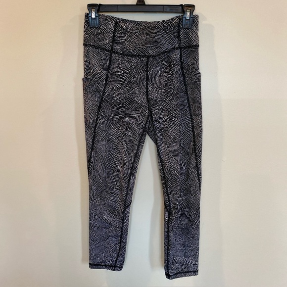 Lululemon Time To Sweat Crop Free Spirit Alpine White Black Size 6 - Picture 1 of 6